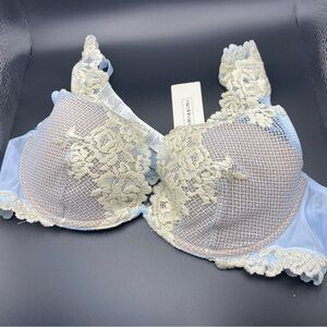 Intimissimi Blue and Cream Lace Bra Size 34B